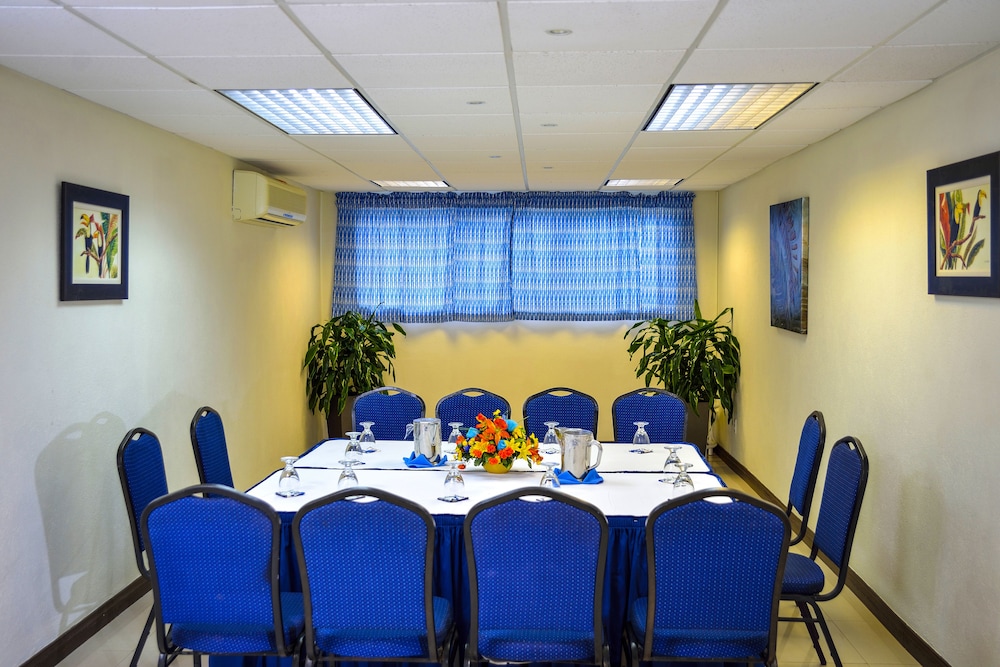 Dover Beach Hotel 48/61