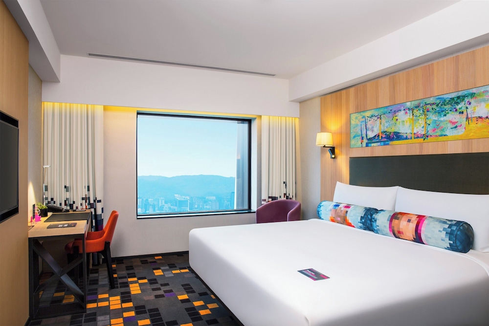 Aloft, King Bed, City View