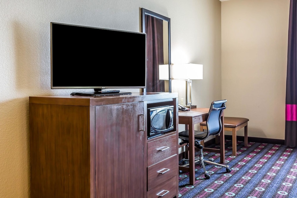 COMFORT INN & SUITES NEWCASTLE - OKLAHOMA CITY 42/47