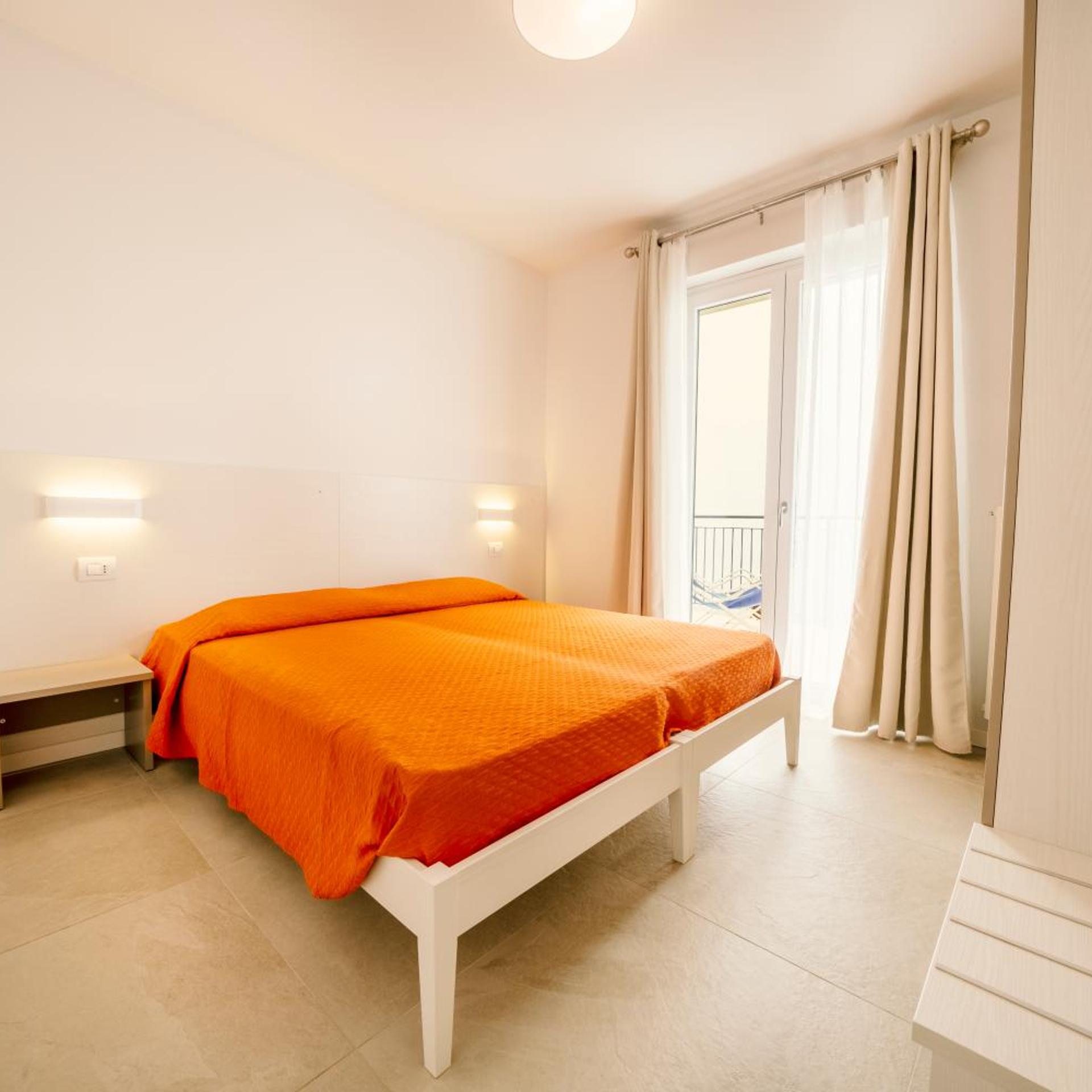 1 BEDROOM, APARTMENT