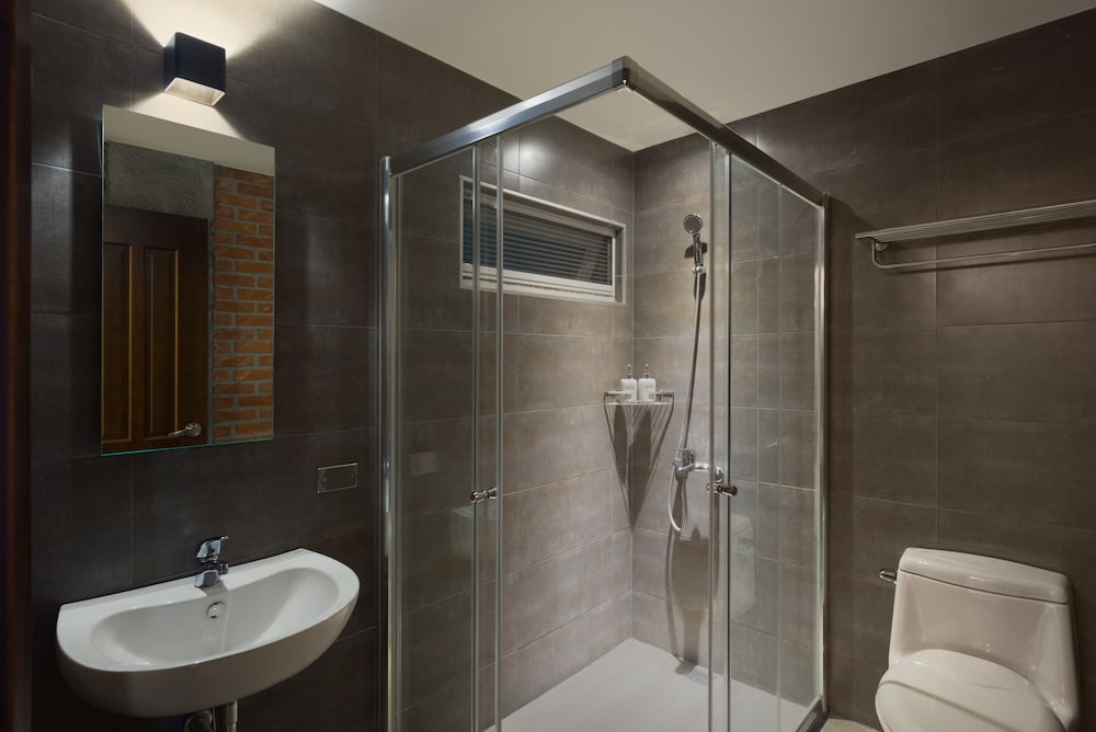 Mutter Apartment 47/50