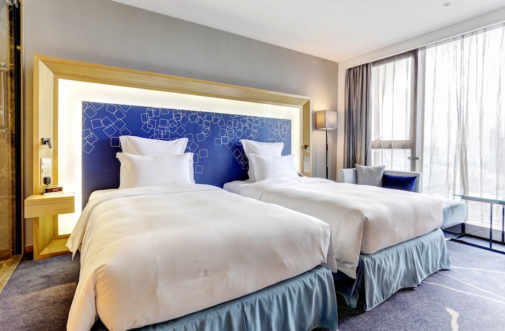 Novotel Ningbo East 11/76
