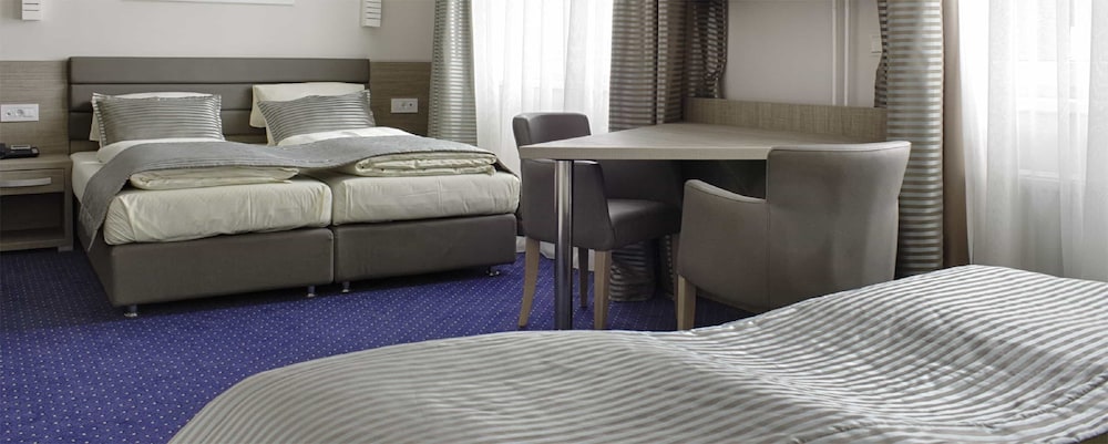 St. Joseph Hotel 15/80