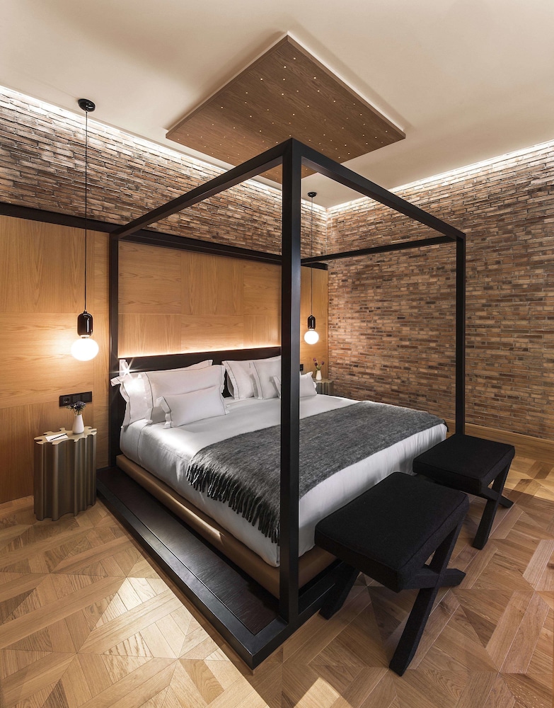 Monument Hotel 28/53
