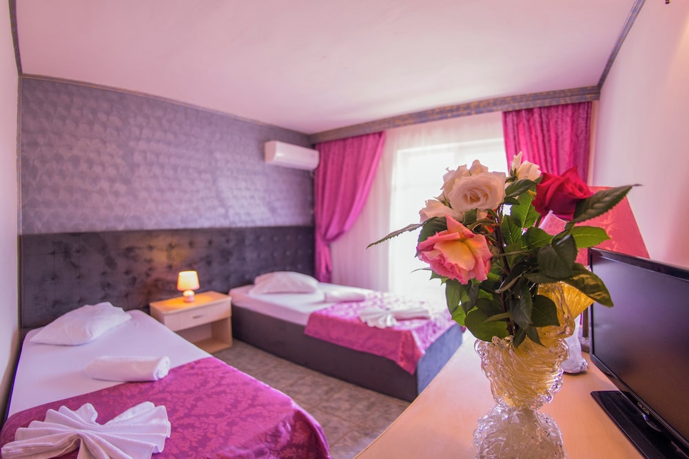 HOTEL VOILA 15/33
