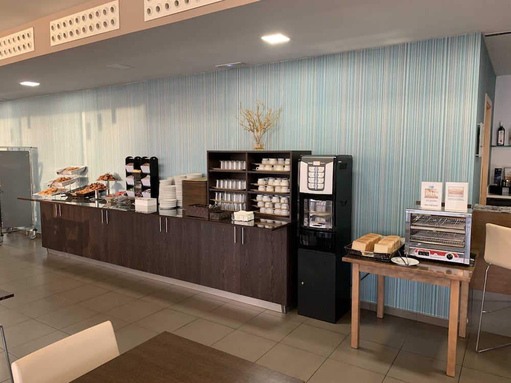HOLIDAY INN EXPRESS VITORIA 33/43