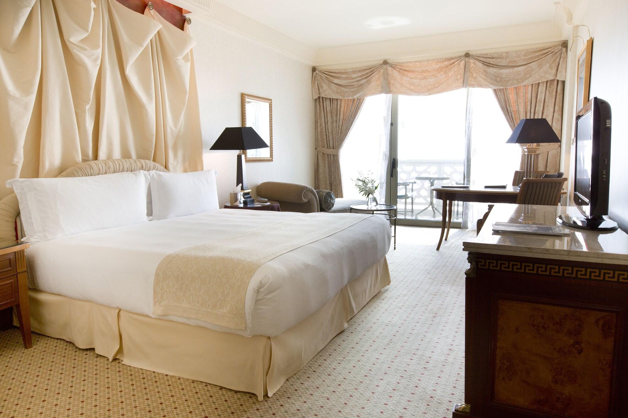 1 Bedroom, Suite, Pool View, Intercontinental Phoenicia Beirut 9/10