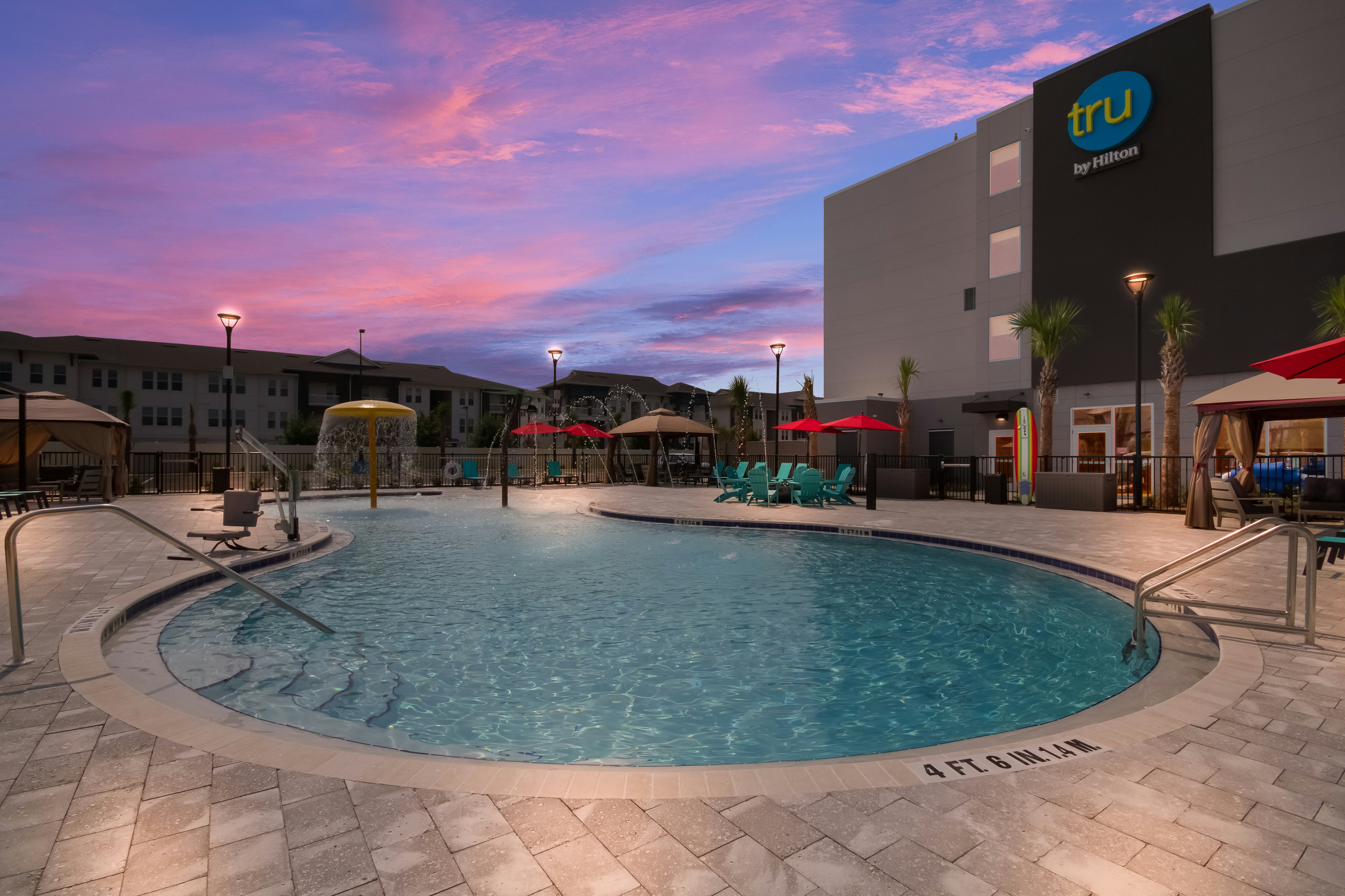 Tru by Hilton Destin 33/33