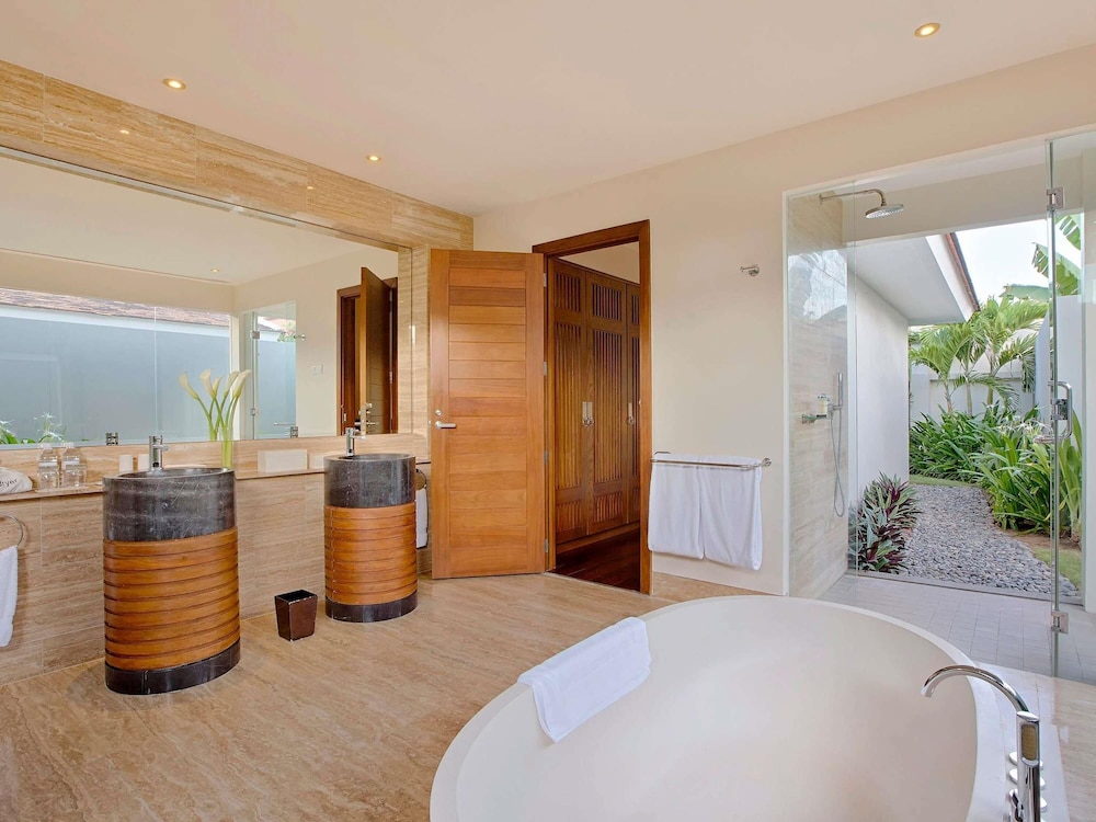 Pullman Danang Beach Resort 20/50