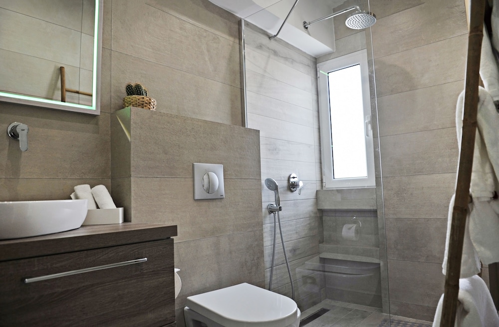 The Athenians Modern Apartments 45/50