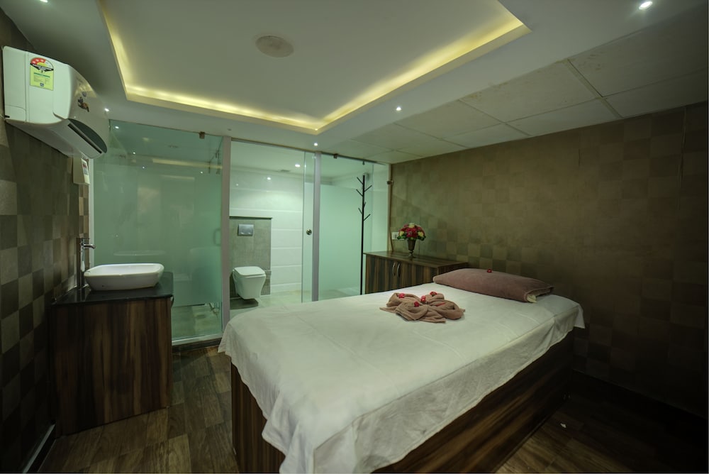 Goldfinch Hotel Mangaluru 25/60