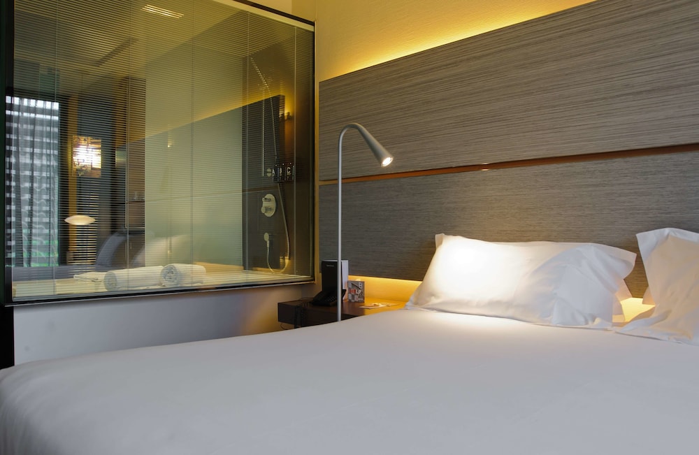 B-Hotel 15/71