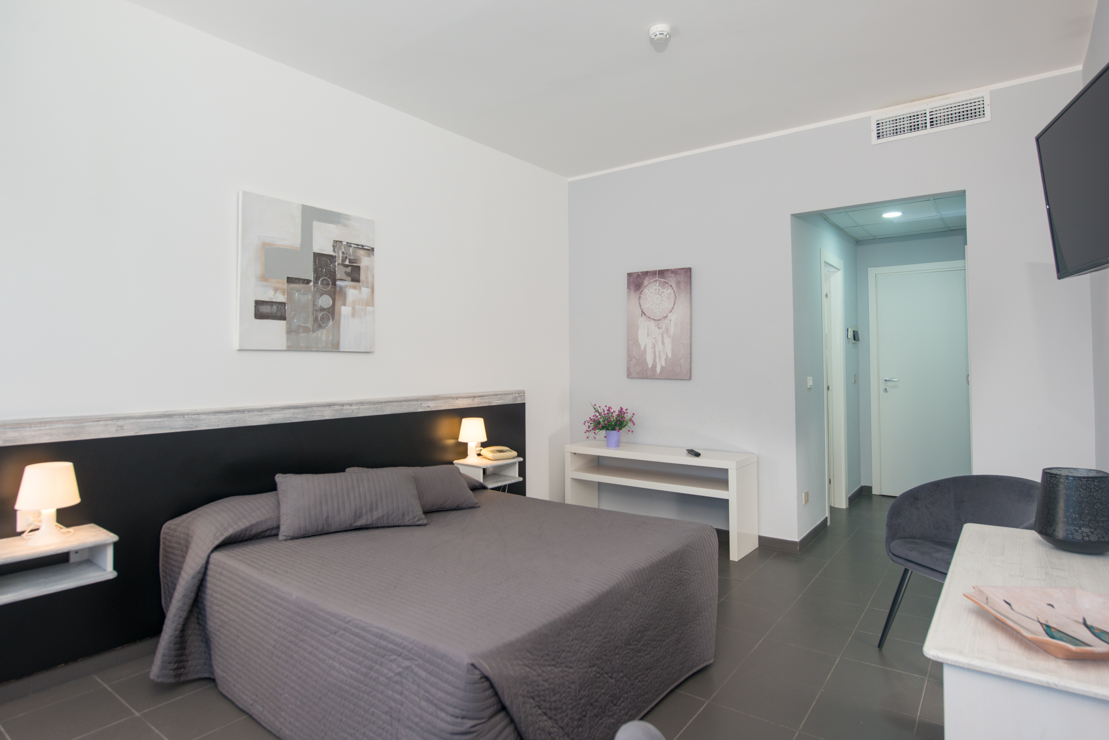 Standard, Double or Twin Bed