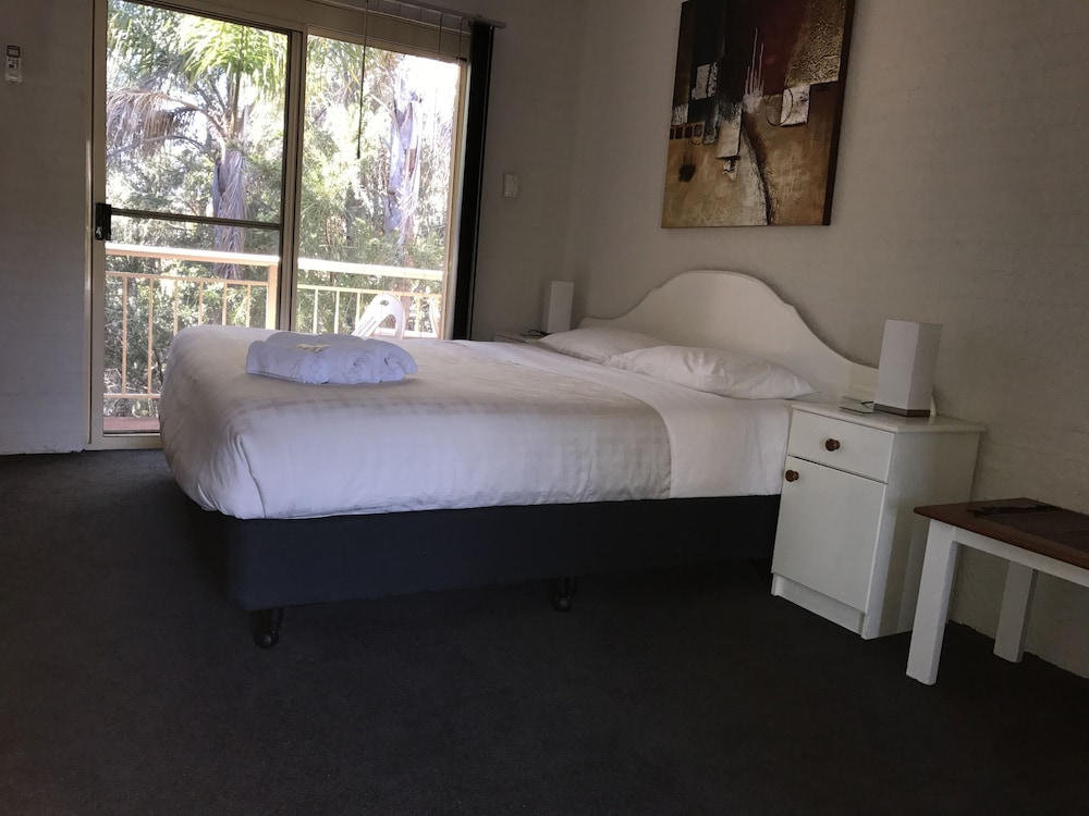 MOLLYMOOK PARADISE HAVEN MOTEL 15/39