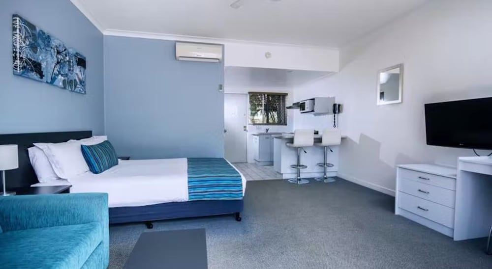 The Beach Motel Hervey Bay 43/72