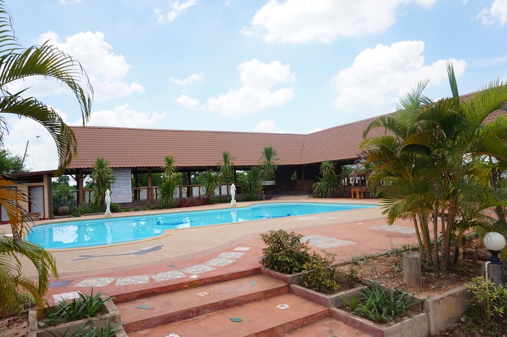 Zaleena Grand Hotel 39/40