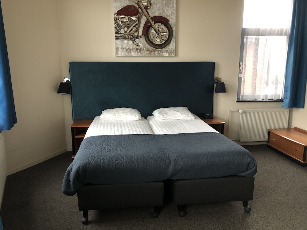 Hotel Wilhelmina 12/37