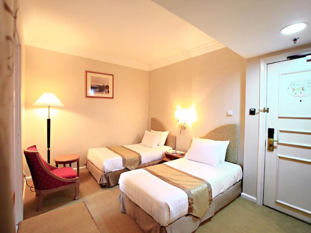 Merdeka Palace Hotel Suites 16/47
