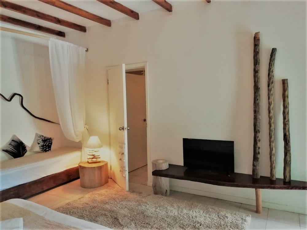 Bliss Praslin Seychelles 25/68
