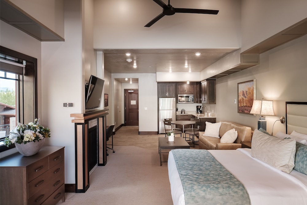 Cable Mountain Lodge 32/50