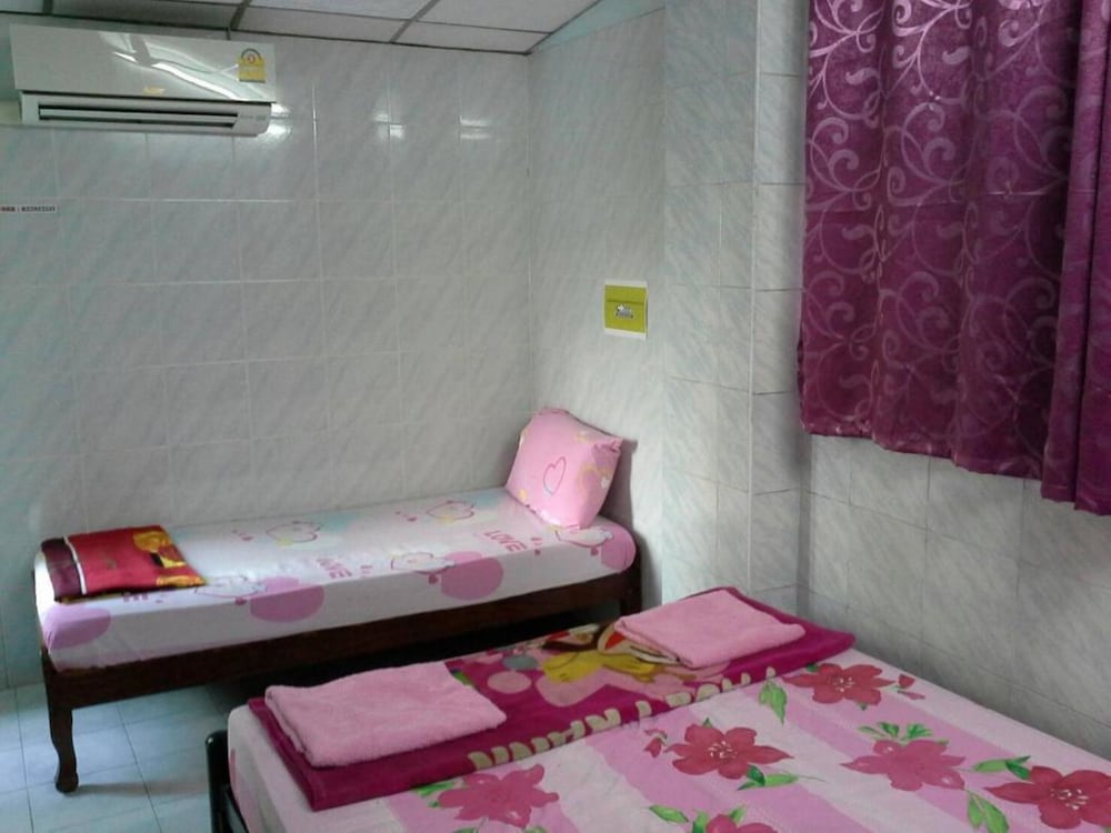 New Central Guesthouse 8/23