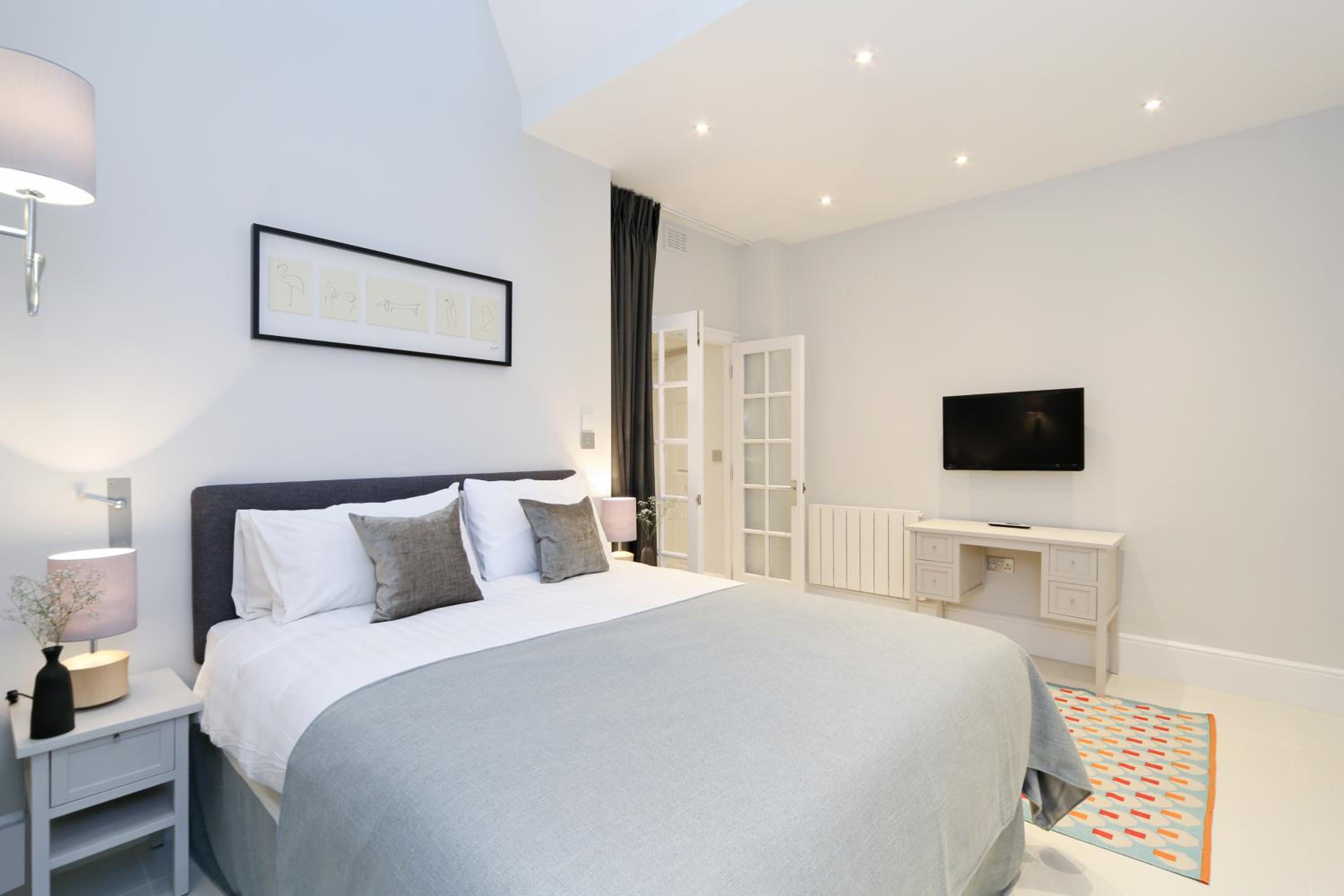 3 Bedrooms, Apartment