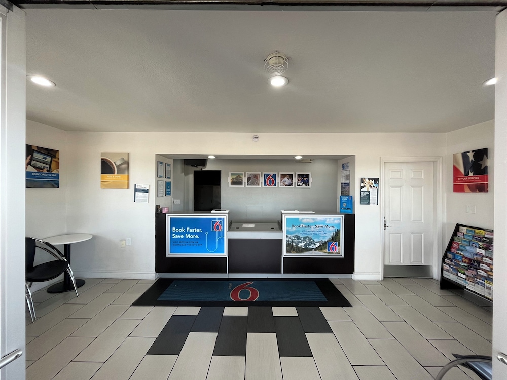 Motel6 Visalia, CA 10/50