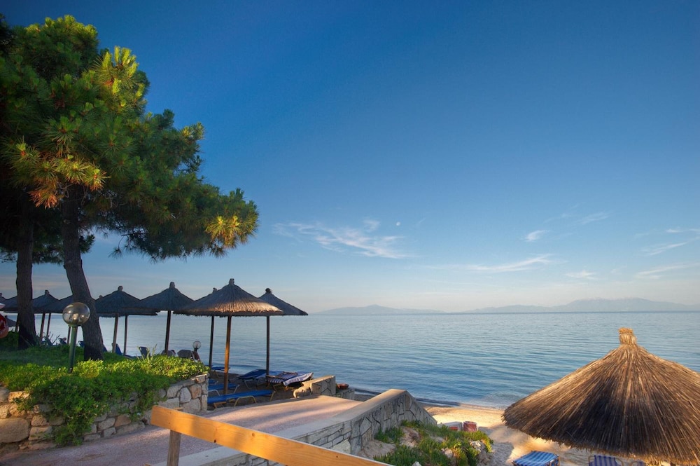 Portes Beach Hotel 52/64