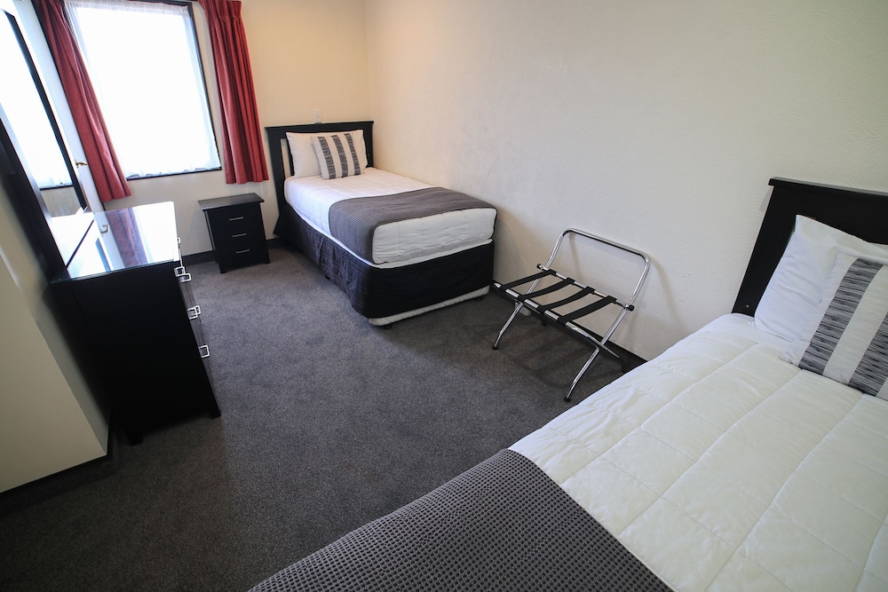 Palm City Motor Inn 31/68