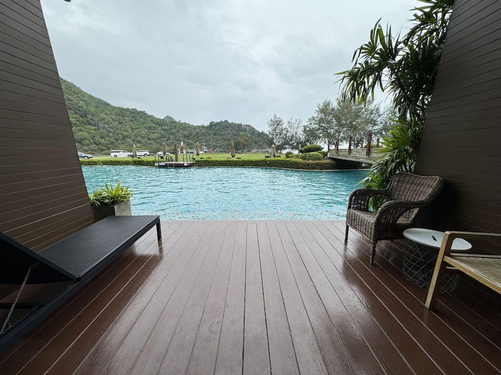 La Isla Pranburi Beach Resort 42/50
