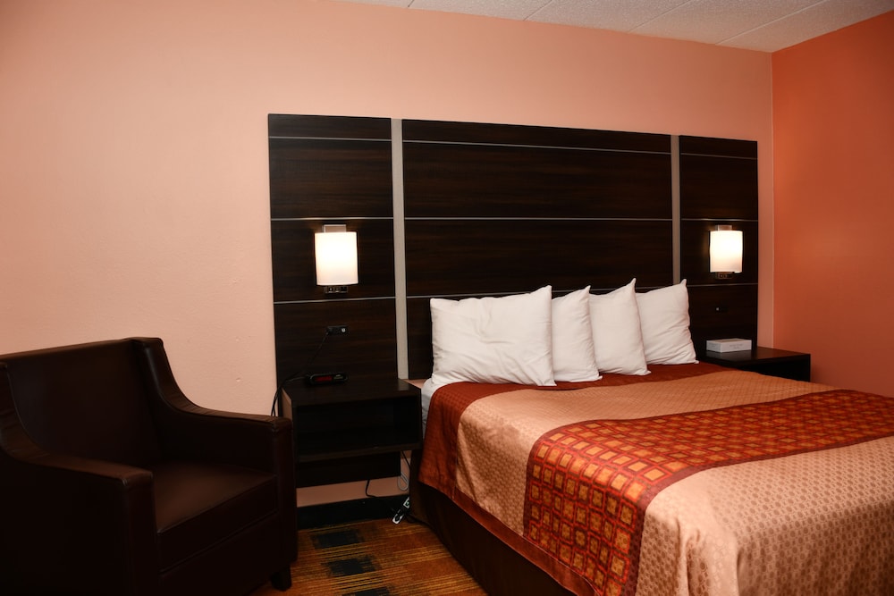 Regency Inn Suites 33/57