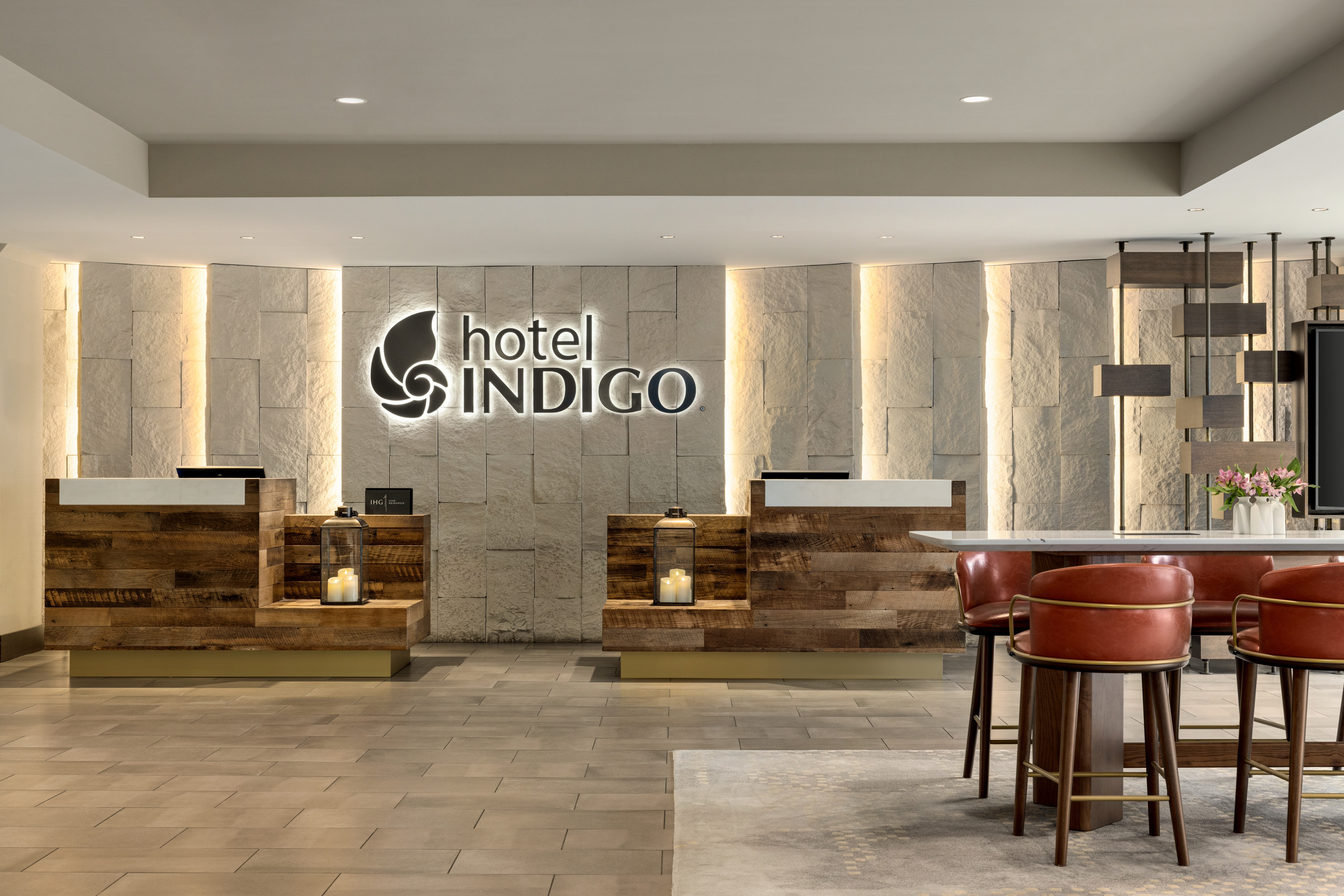 HOTEL INDIGO NAPERVILLE RIVERWALK 11/78