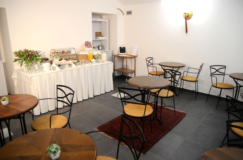 Hotel Giulio Cesare 33/43