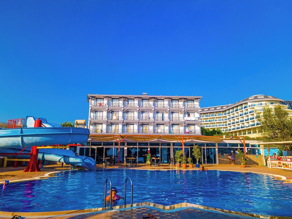 Elysium Elite Hotel & Spa 2/35