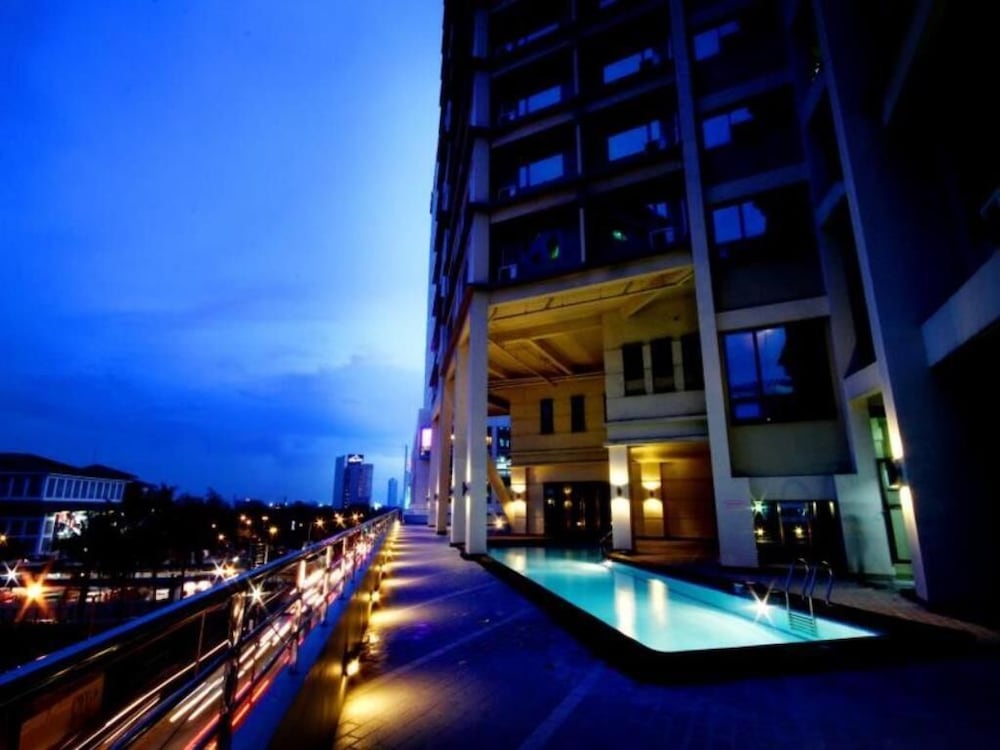 Mandarin Plaza Hotel 2/53