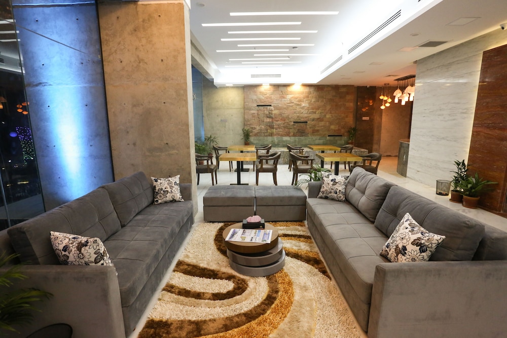 COVENTINA LAKE SUITES 46/65