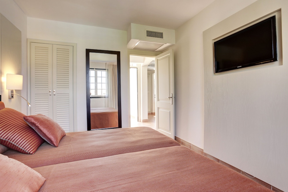 2 BEDROOMS, APARTMENT, BALCONY