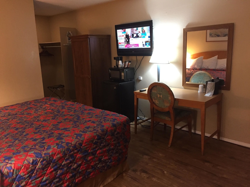 Days Inn by Wyndham Chico 16/40