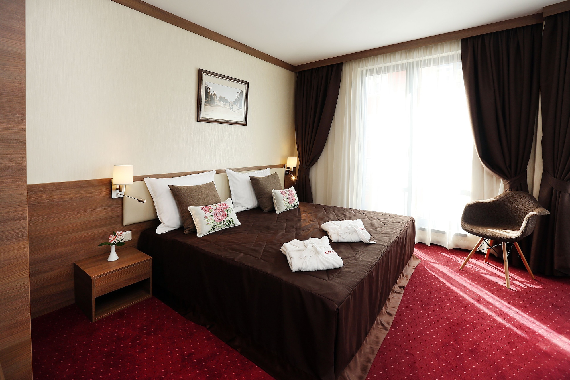 DELUXE, DOUBLE BED