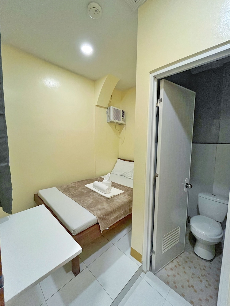 Zuric Pension Coron 52/54