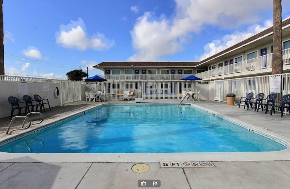 Motel6 Corpus Christi, TX - East - North Padre Island 7/58