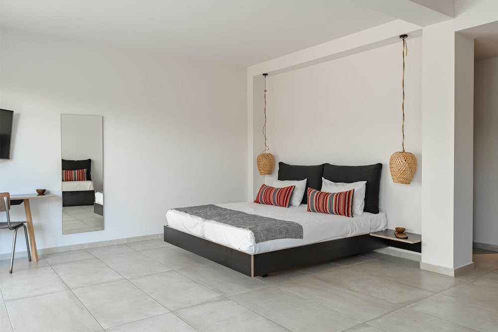 Room, Queen Bed, Sofa, Large