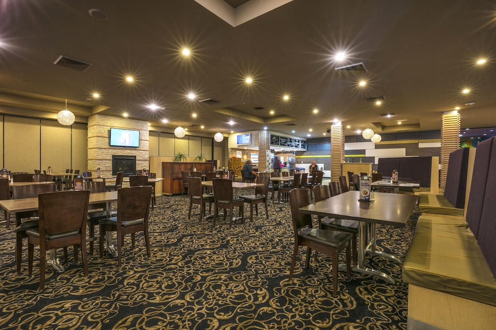 Waltzing Matilda Hotel 35/44