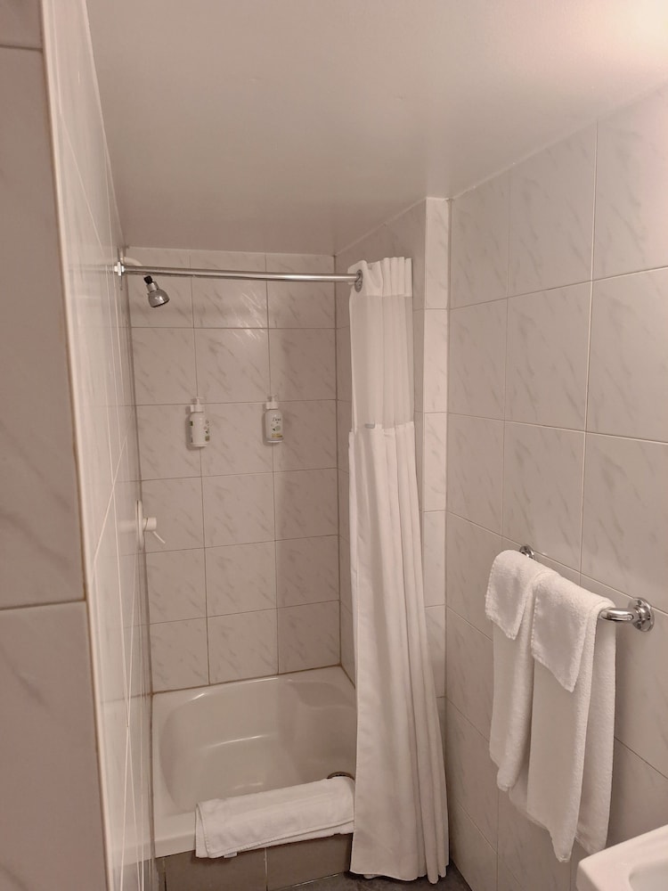 Super 8 by Wyndham Montreal 23/24