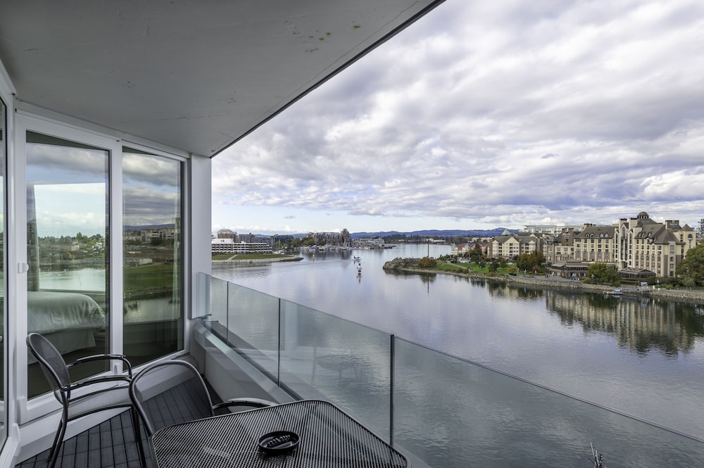 Victoria Regent Waterfront Hotel & Suites 40/86