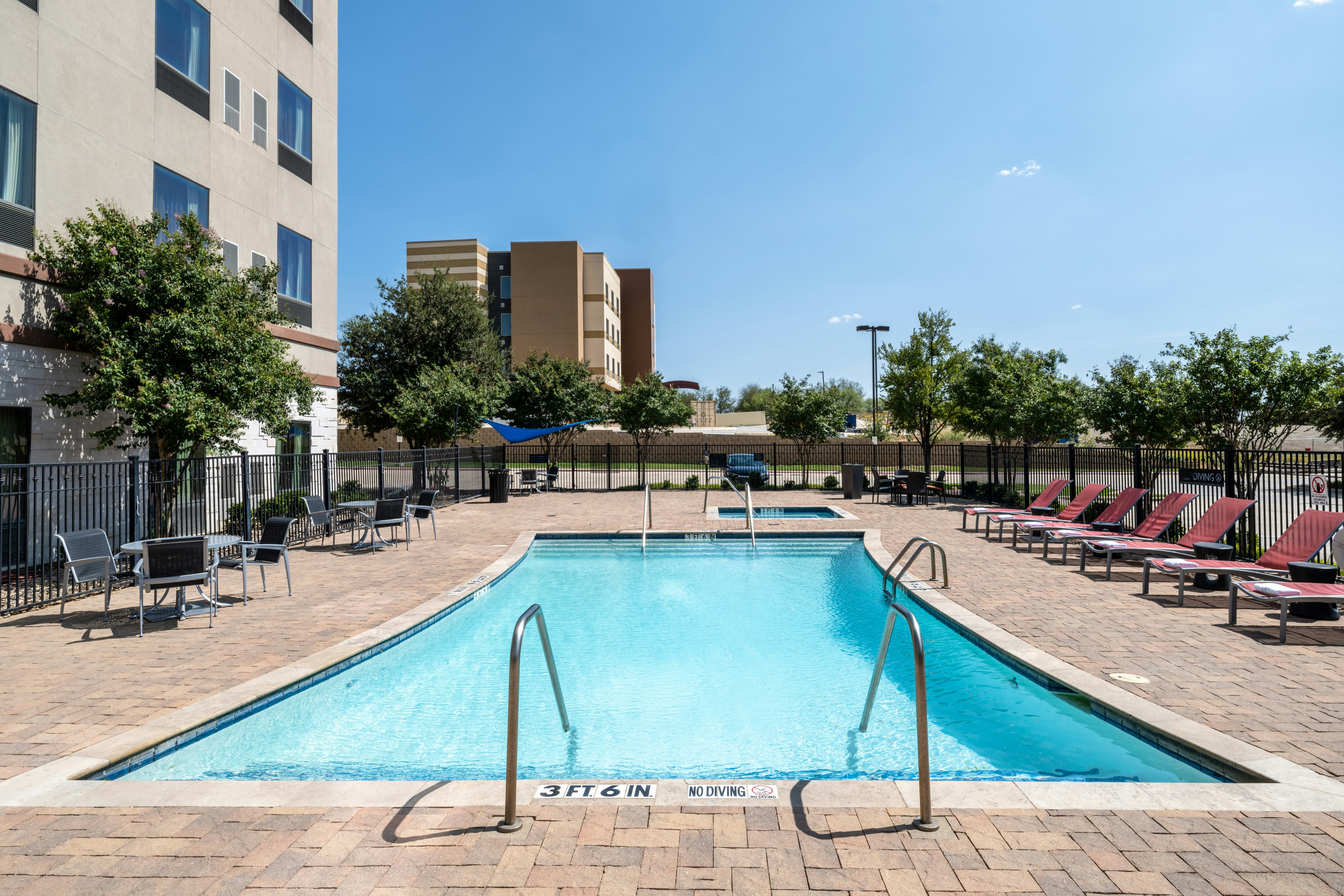Hilton Garden Inn Fort Worth Alliance Airport 31/59