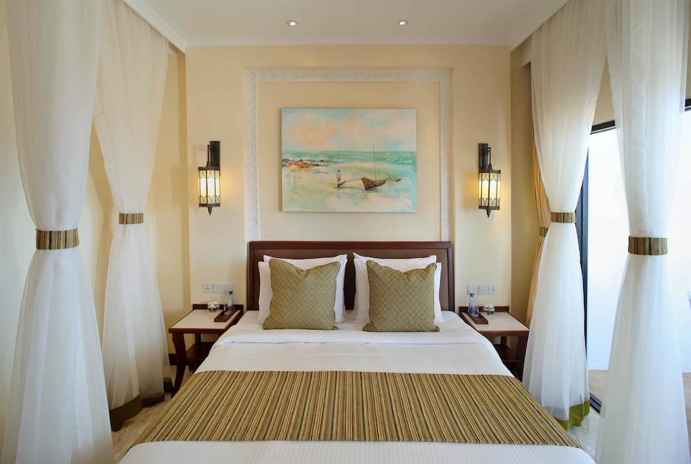 Sarova Whitesands Beach Resort and Spa 26/73