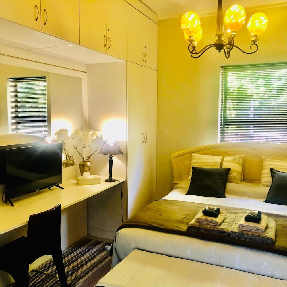 Wellington Country House 24/50