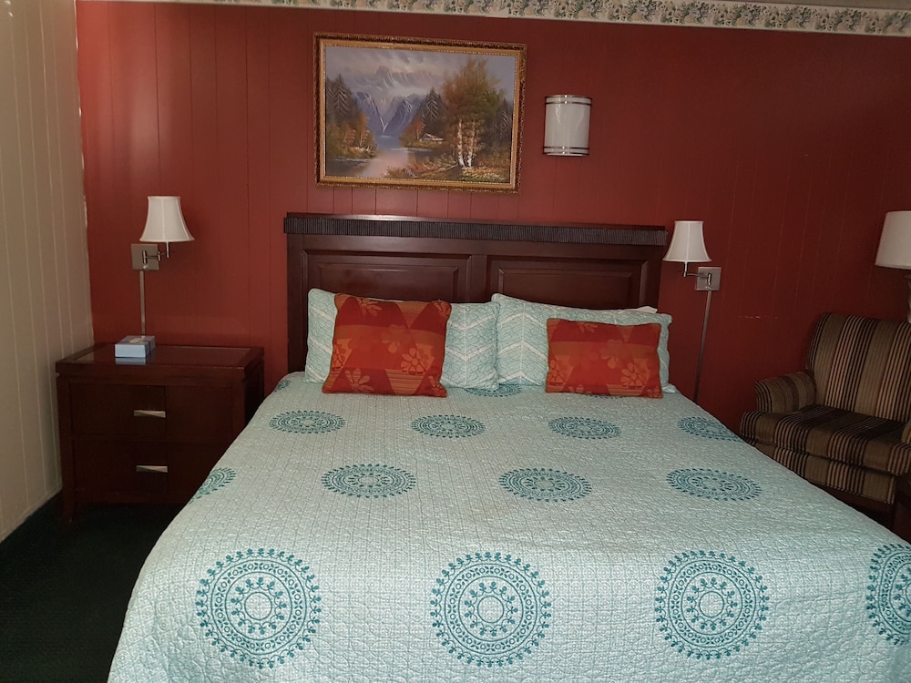 Town House Motel Inc 11/33