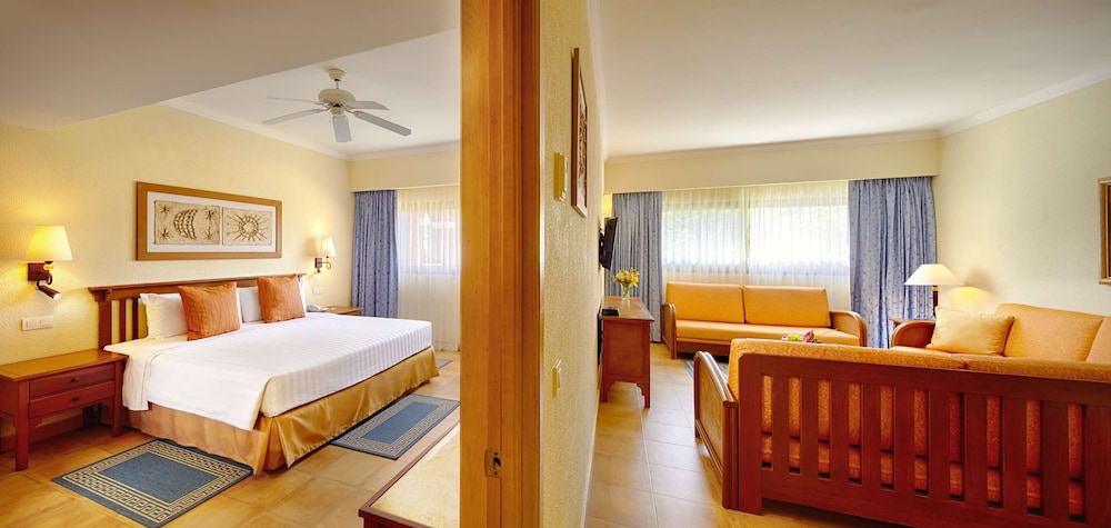 Barcelo Maya Tropical 12/48